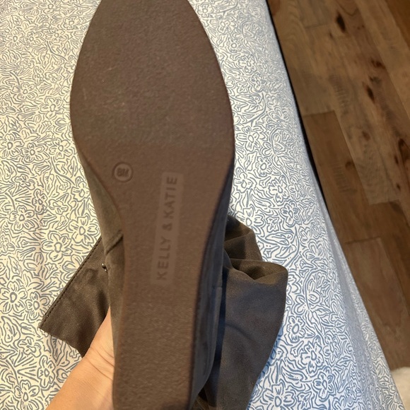 Kelly & Katie Taupe Wedge Boots. Never Worn - Picture 5 of 5